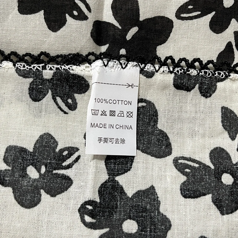 Floral Black and White Scarf No brand 27x27